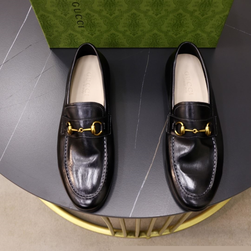 G*u*i leather shoes